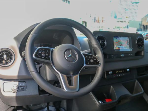 Mercedes Sprinter leasen 11